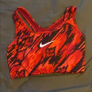 RED PATTERNED NIKE SPORTS BRA